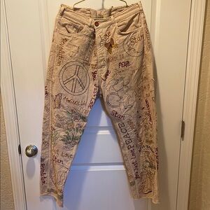Magnolia Pearl Beige Boyfriend Jeans with Artistic Embroidery